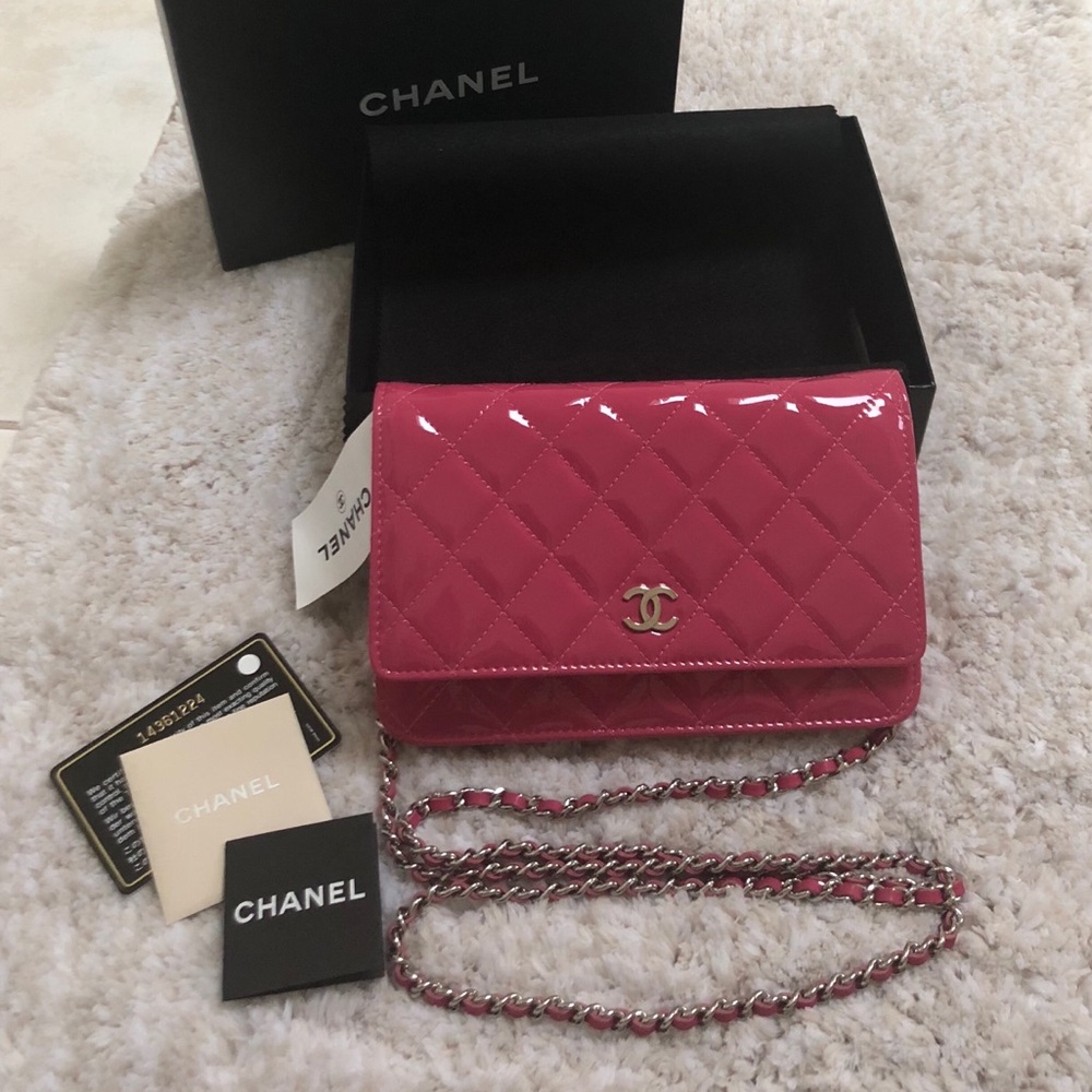 NWT! CHANEL Wallet on Chain Fuchsia Patent Leather